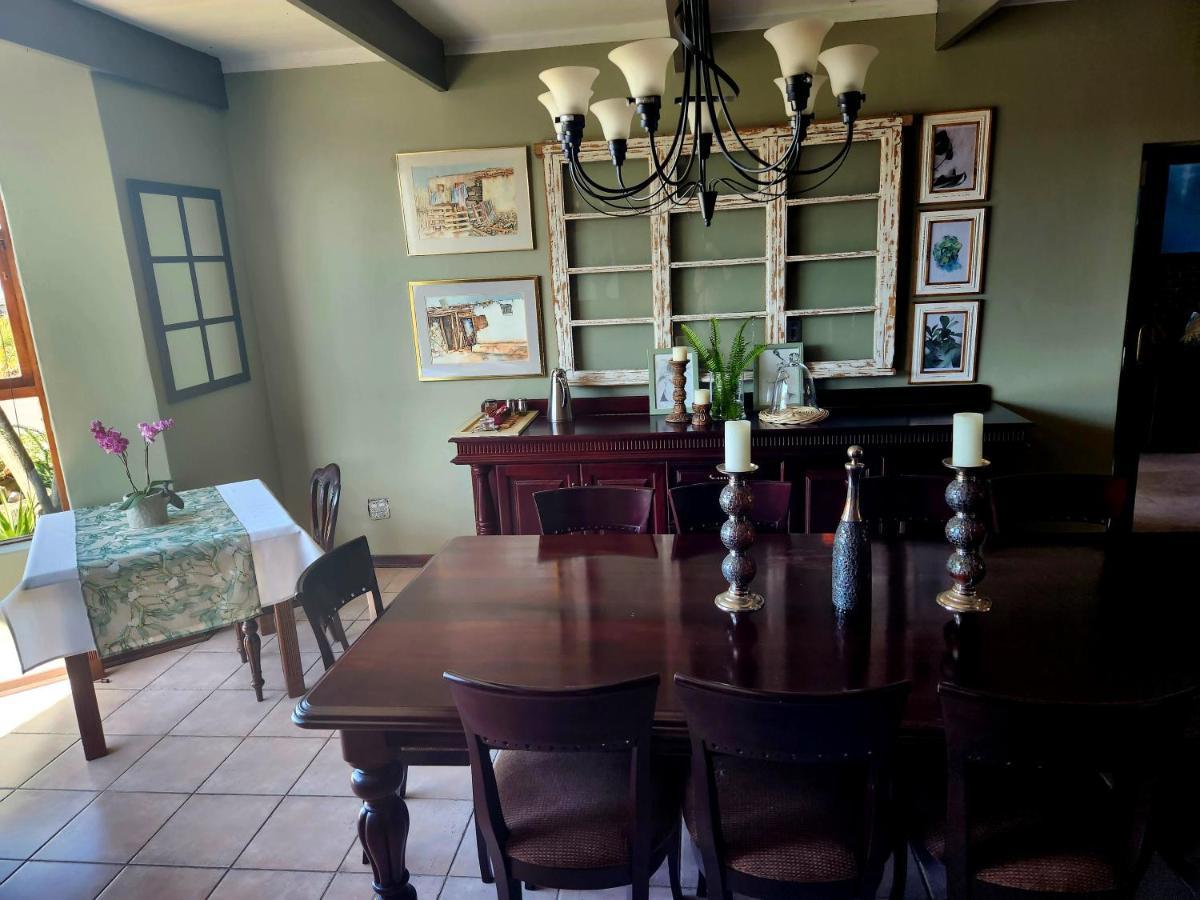 The Wooden Leg Guesthouse Kleinmond Exterior photo